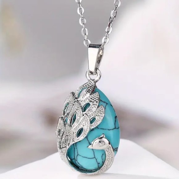 Peacock Blue Howlite stone Pendant Necklace - Picture 2 of 2